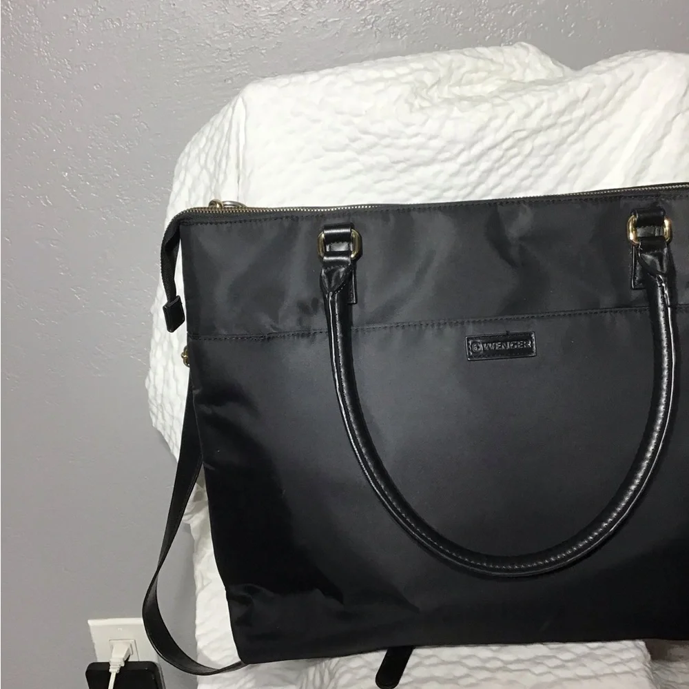 Wenger “Ana” Women’s Laptop Tote W/Tablet Pocket ( Black/Gold) #600772 Nilon.